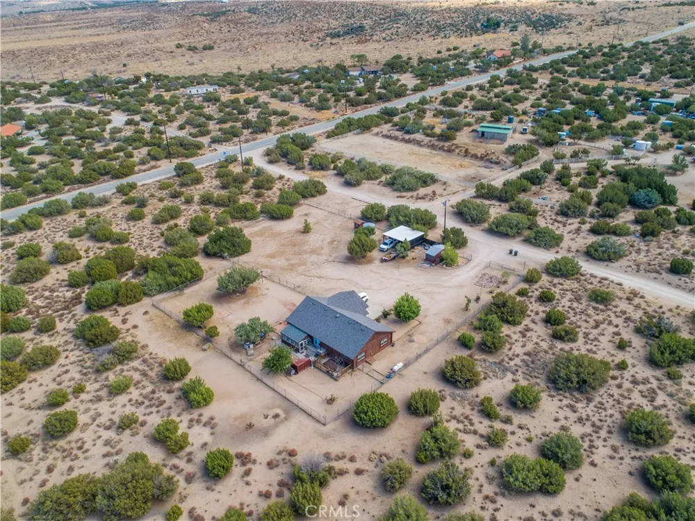 9569 E Avenue Y8 Littlerock, CA 93543