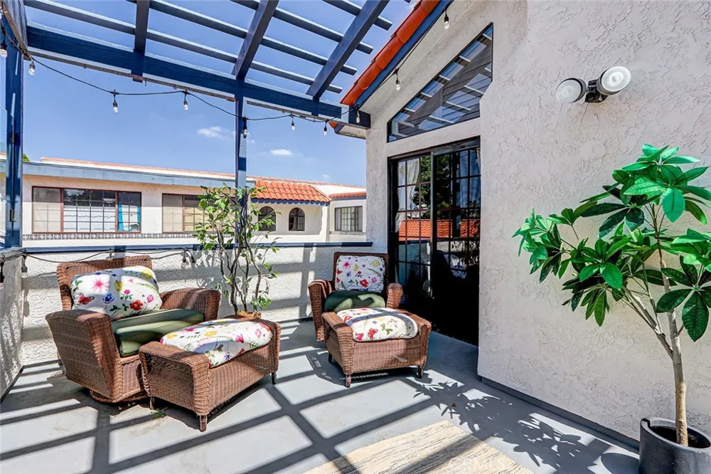 2119 Ernest Avenue #2 Redondo Beach, CA 90278