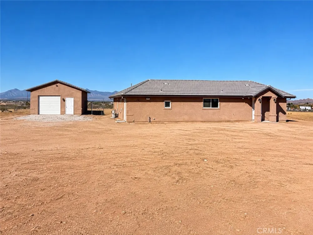 14100 Nightshade Apple Valley, CA 92307