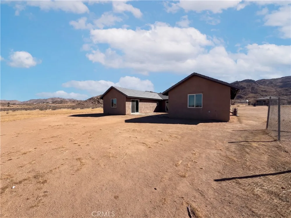 14100 Nightshade Apple Valley, CA 92307