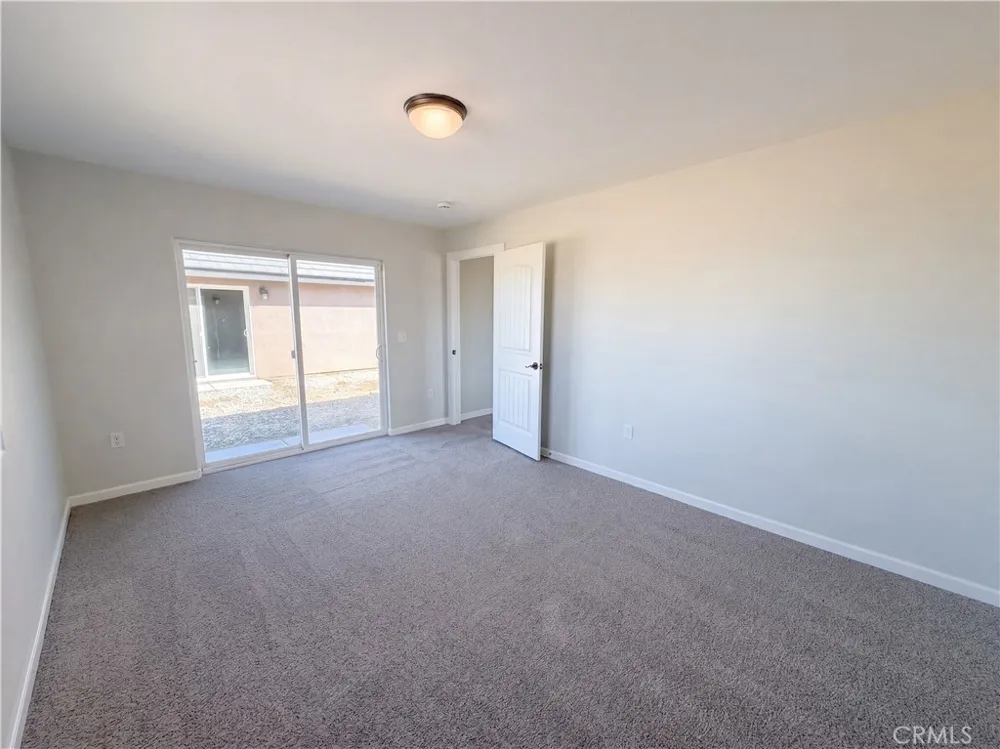 14100 Nightshade Apple Valley, CA 92307