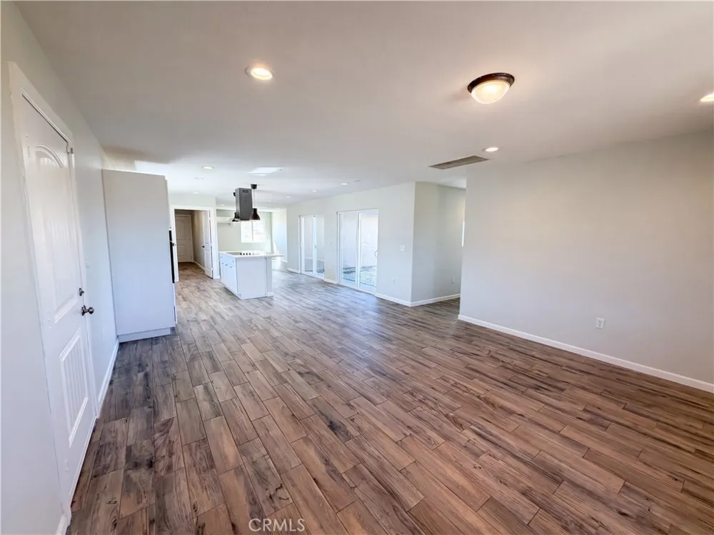 14100 Nightshade Apple Valley, CA 92307