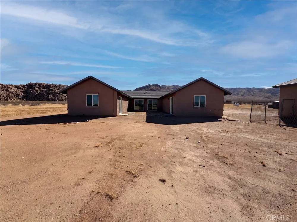 14100 Nightshade Apple Valley, CA 92307