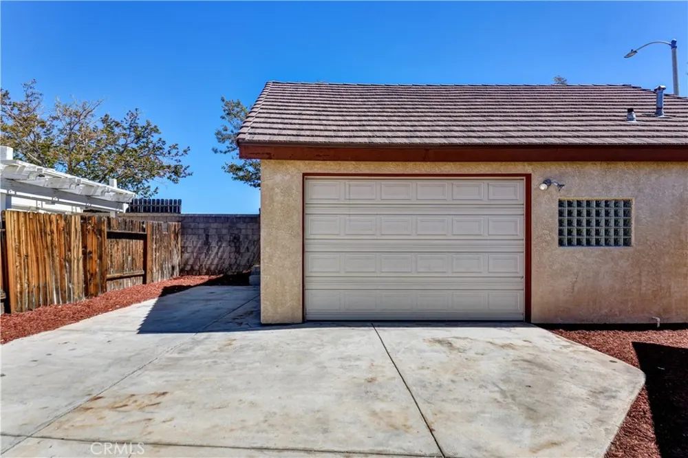38016 Ranier Palmdale, CA 93552