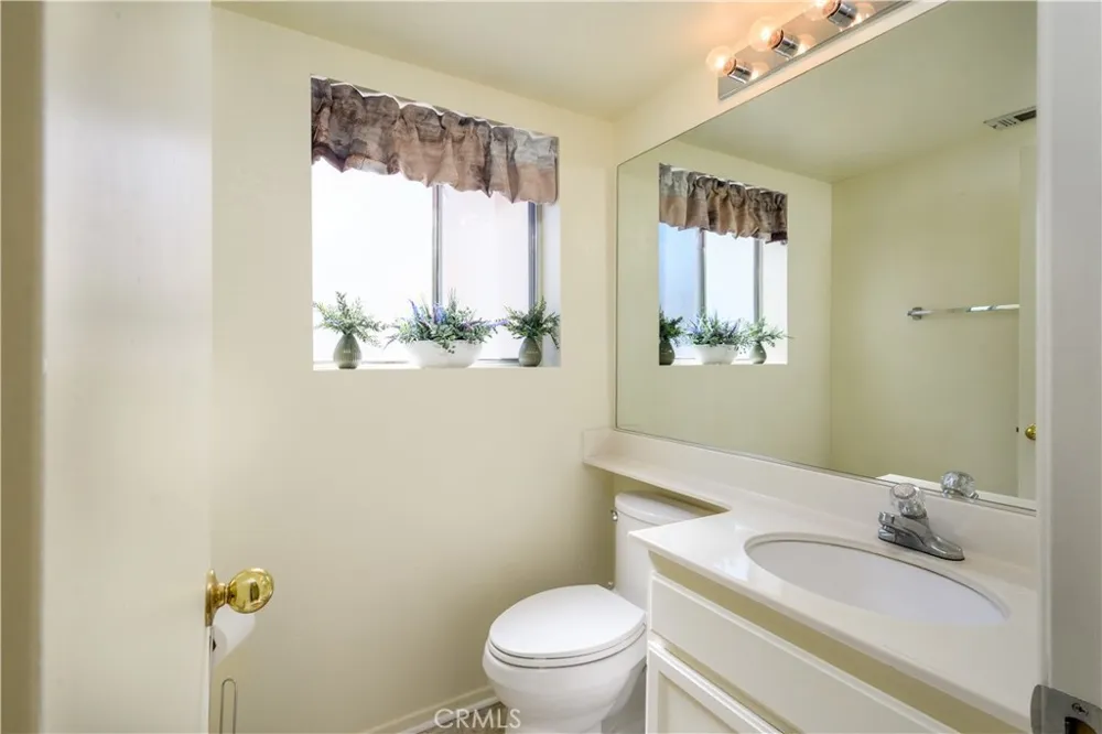 38016 Ranier Palmdale, CA 93552