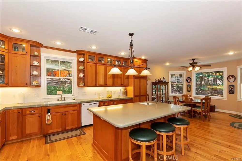 26548 Blackfoot E Rimforest, CA 92378