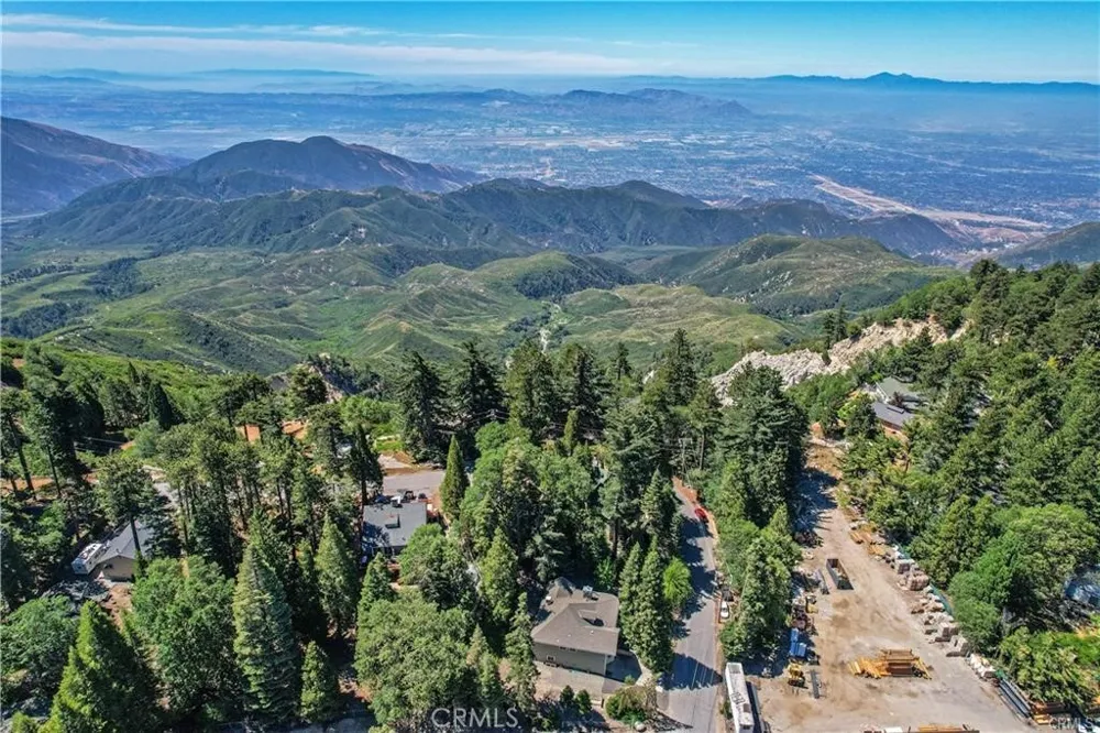 26548 Blackfoot E Rimforest, CA 92378
