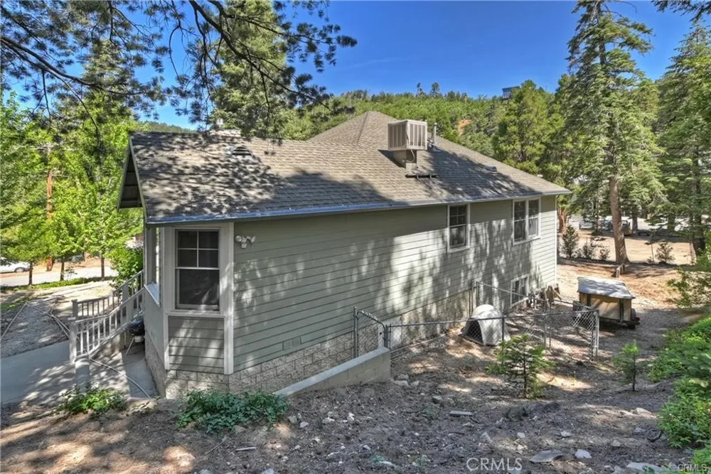 26548 Blackfoot E Rimforest, CA 92378