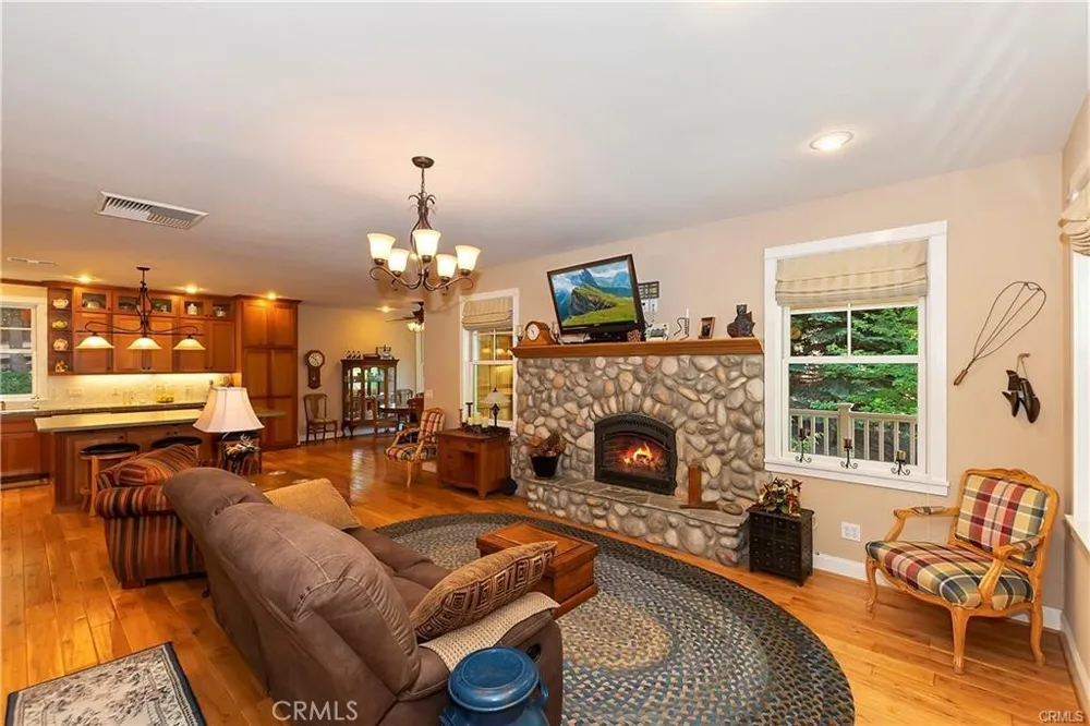 26548 Blackfoot E Rimforest, CA 92378