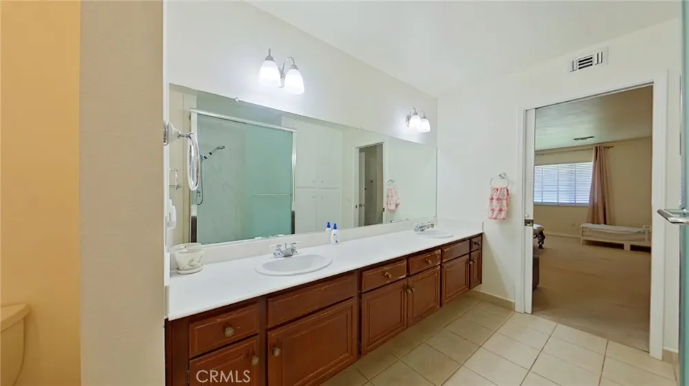 814 Lisa Street Palmdale, CA 93551