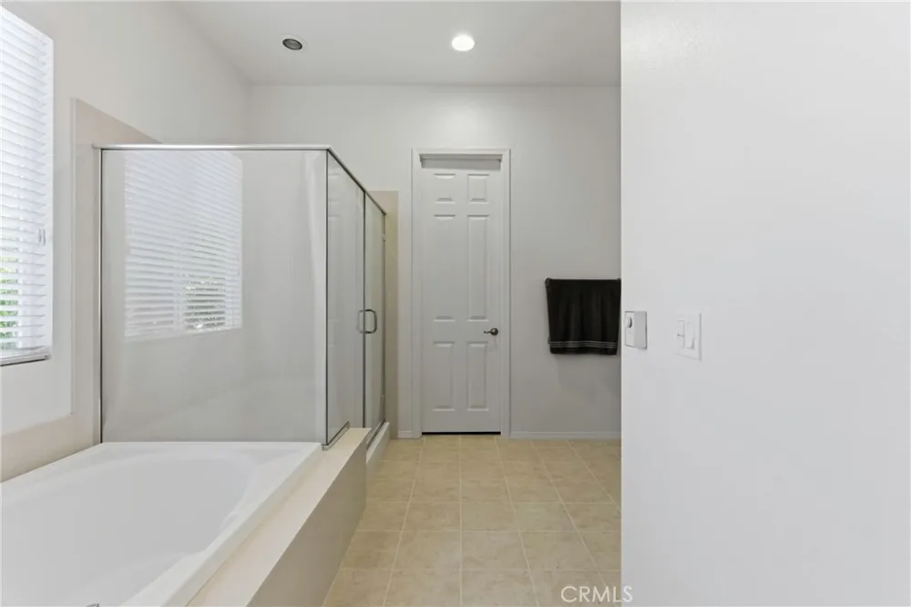9810 Richland Hills Lane Bakersfield, CA 93306