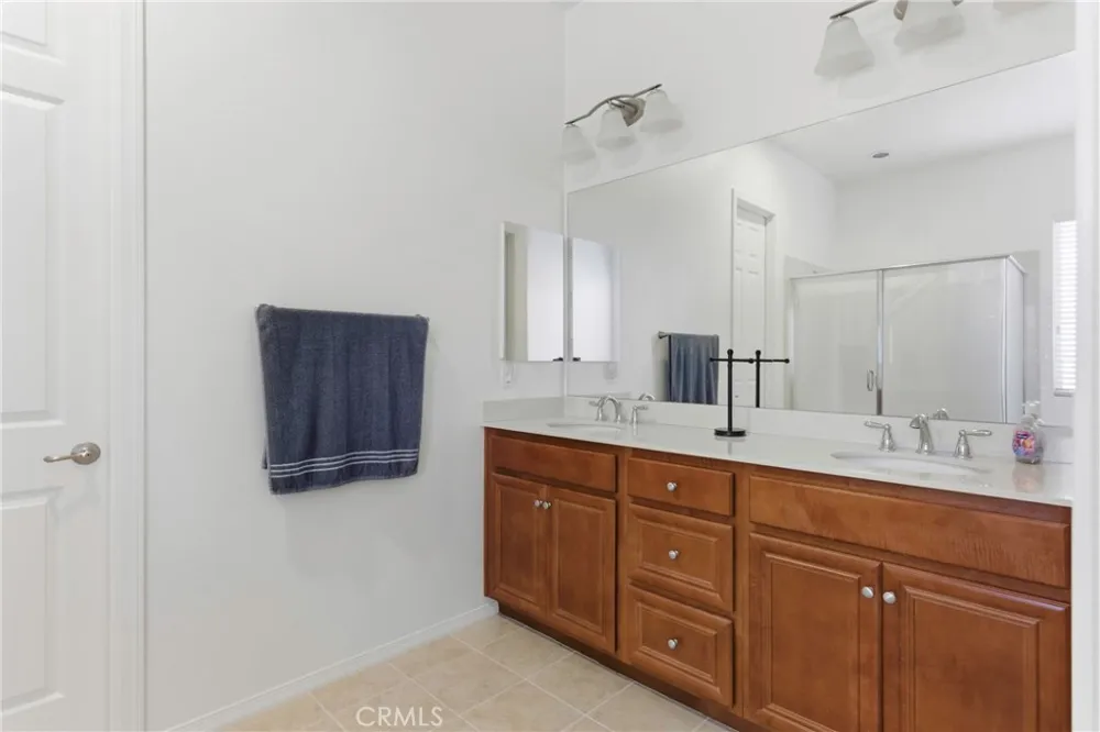 9810 Richland Hills Lane Bakersfield, CA 93306