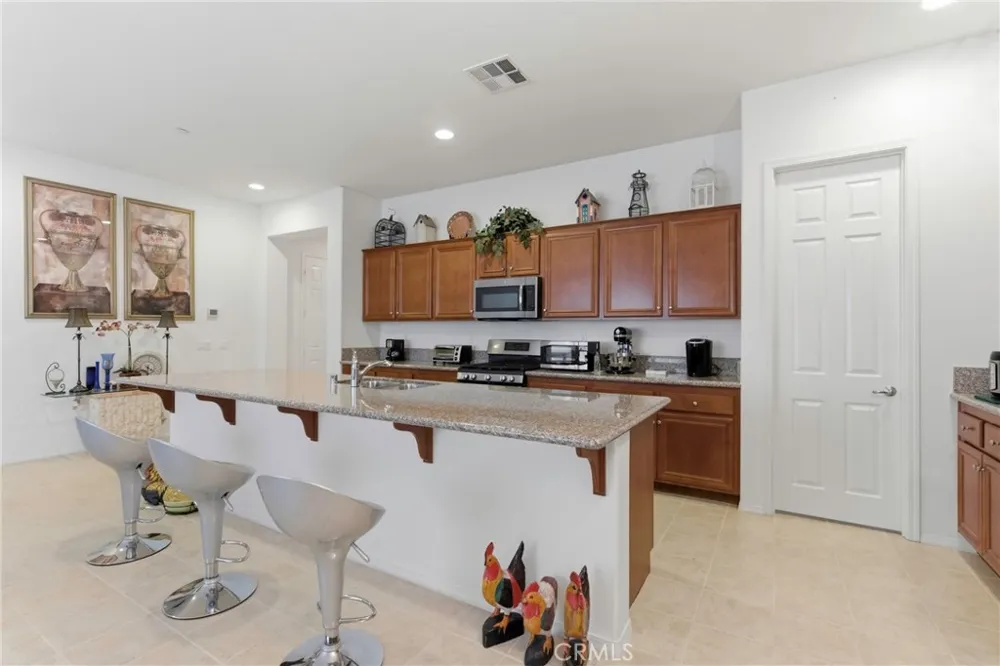 9810 Richland Hills Lane Bakersfield, CA 93306