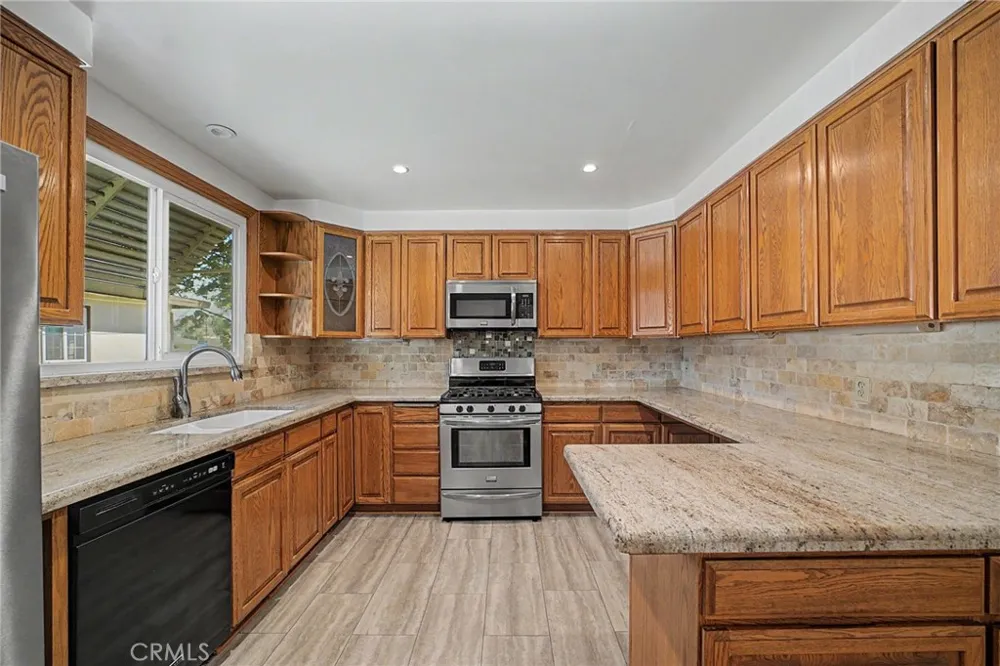 347 W Leeside Glendora, CA 91741