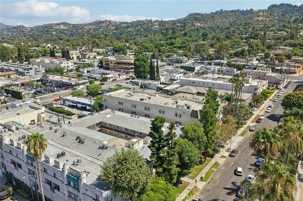 4358 Mammoth Avenue #14 Sherman Oaks, CA 91423