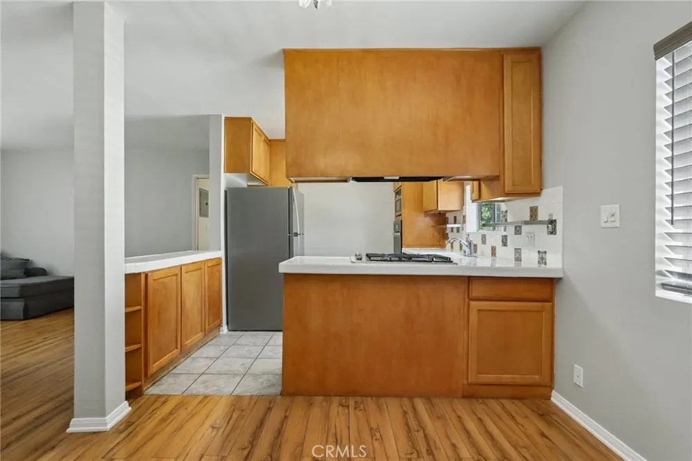 4358 Mammoth Avenue #14 Sherman Oaks, CA 91423