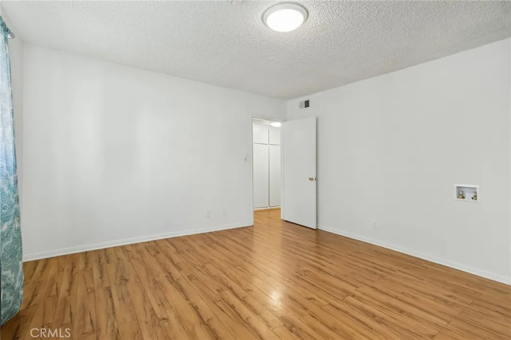 4358 Mammoth Avenue #14 Sherman Oaks, CA 91423