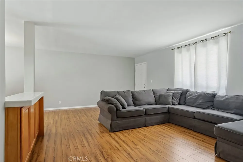 4358 Mammoth Avenue #14 Sherman Oaks, CA 91423
