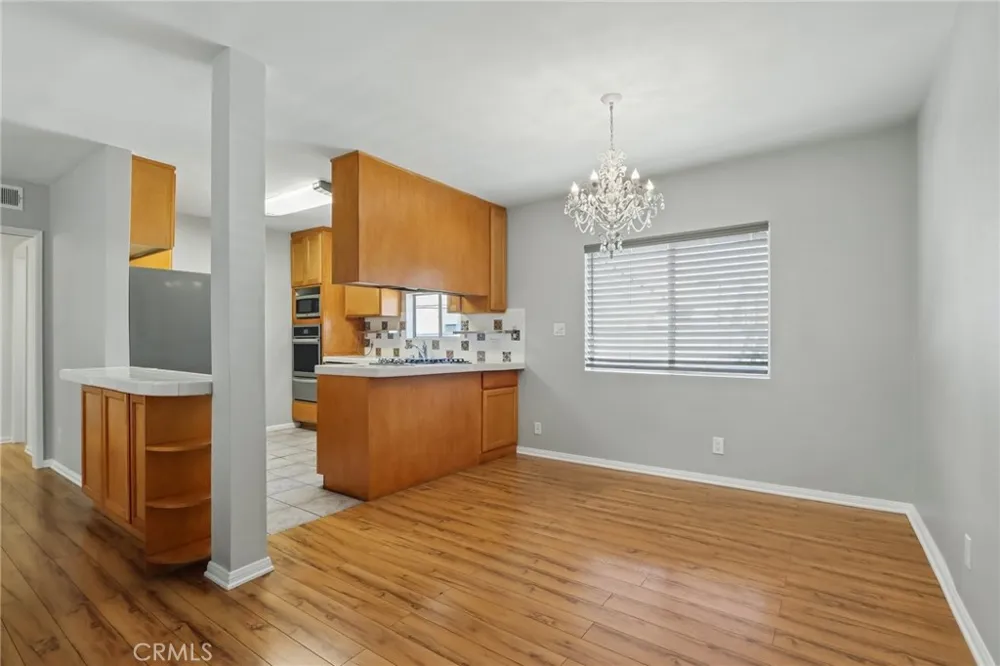 4358 Mammoth Avenue #14 Sherman Oaks, CA 91423