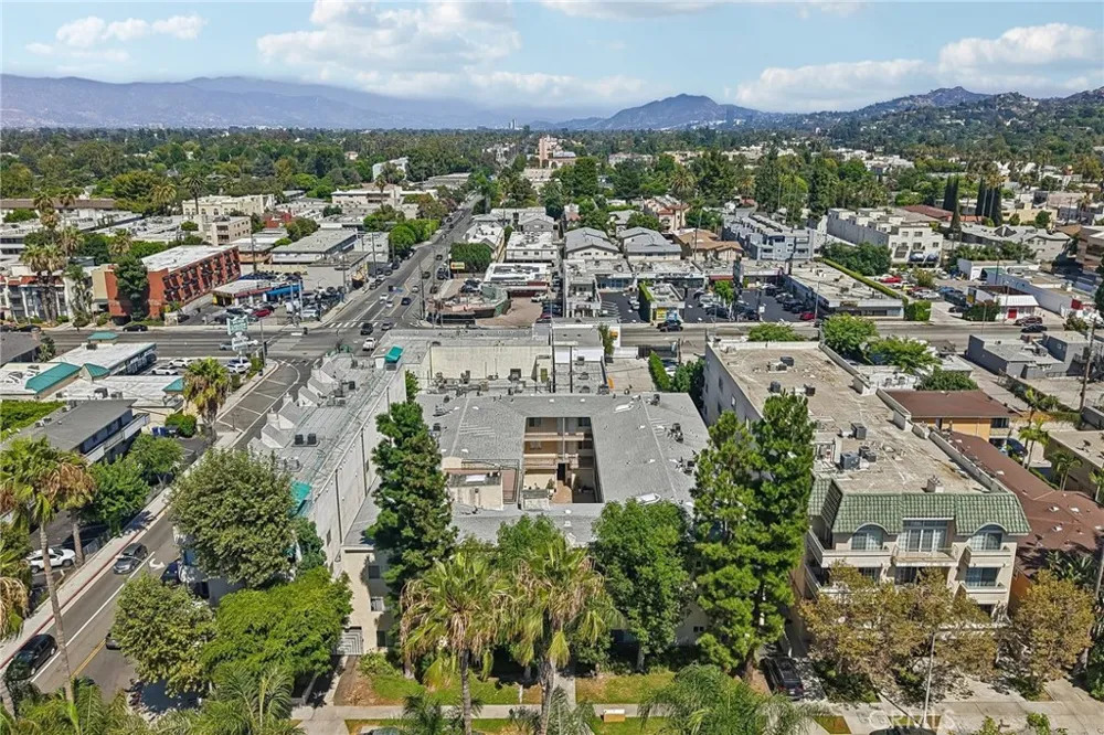 4358 Mammoth Avenue #14 Sherman Oaks, CA 91423