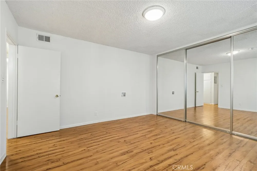 4358 Mammoth Avenue #14 Sherman Oaks, CA 91423