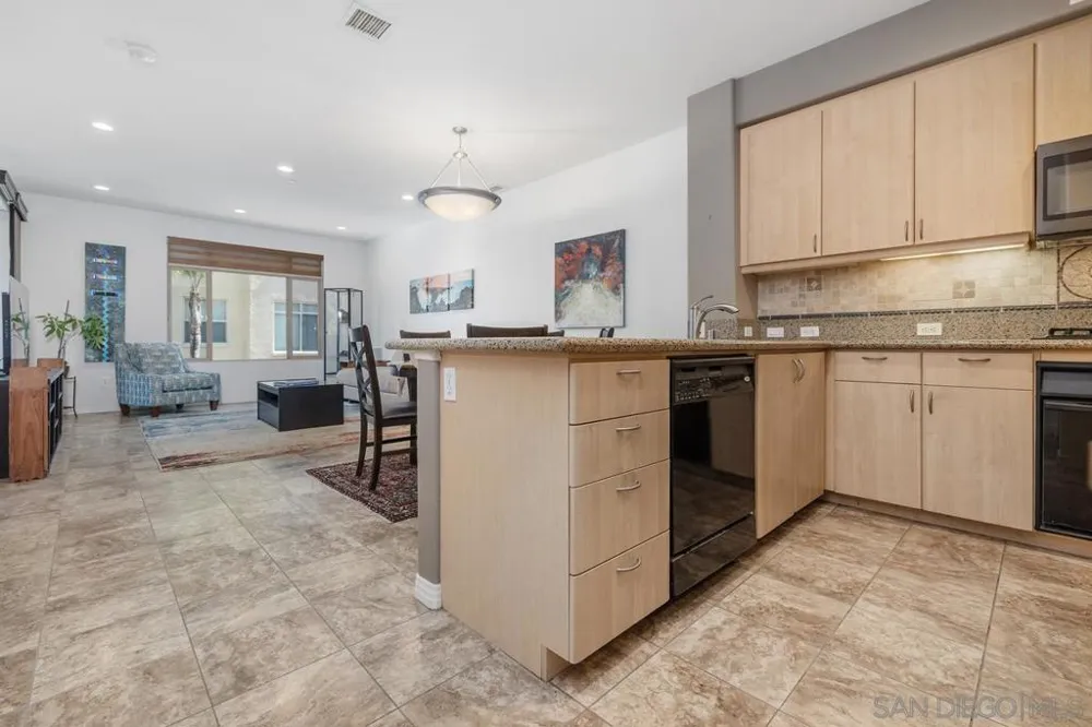 8275 Station Village Ln., #3305 San Diego, CA 92108