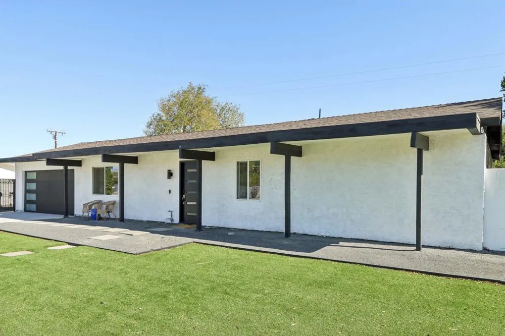 3010 Chuperosa Road Palm Springs, CA 92262