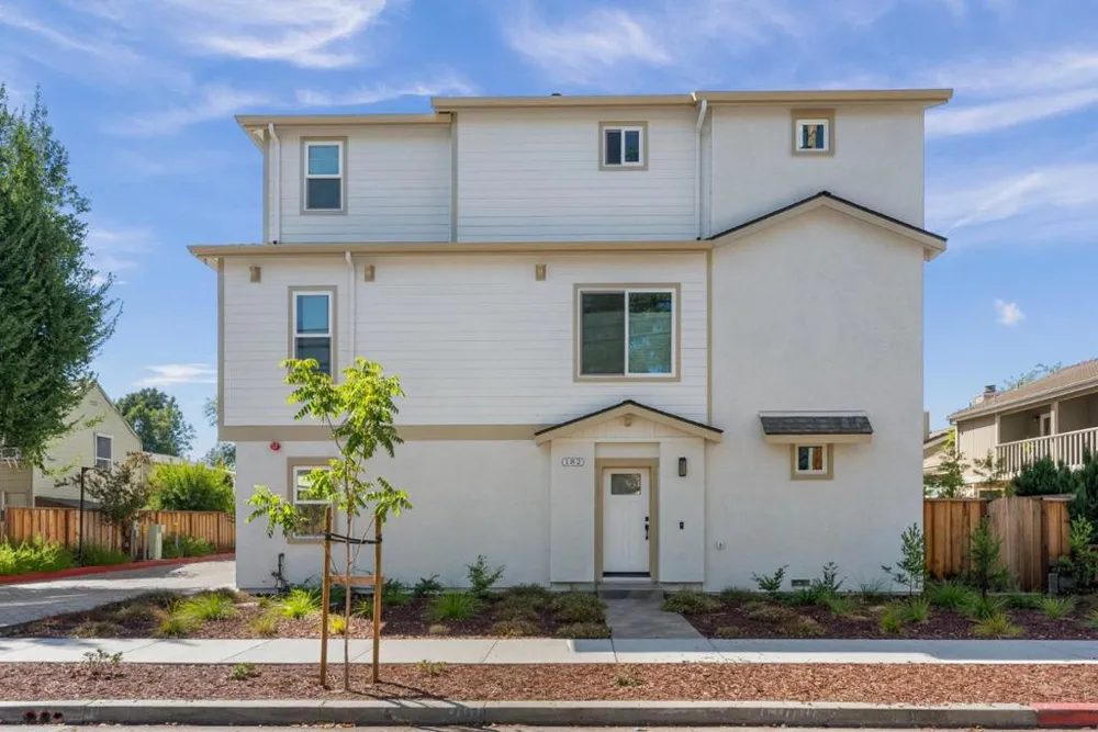 182 W Rincon Avenue Campbell, CA 95008