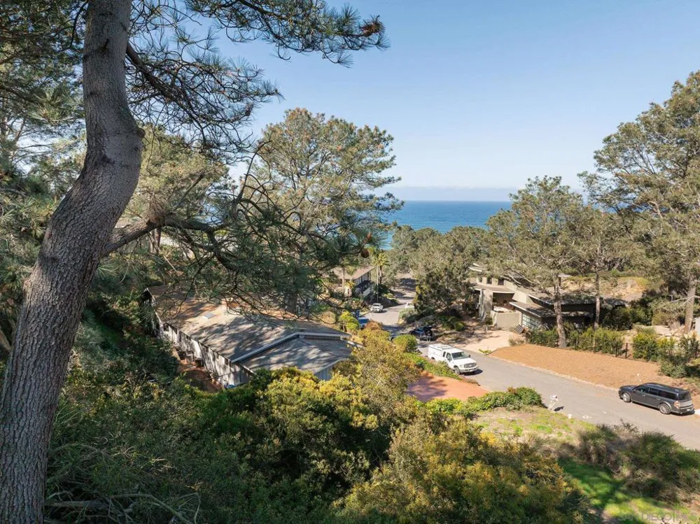 Hidden Pines Rd Del Mar, CA 92014