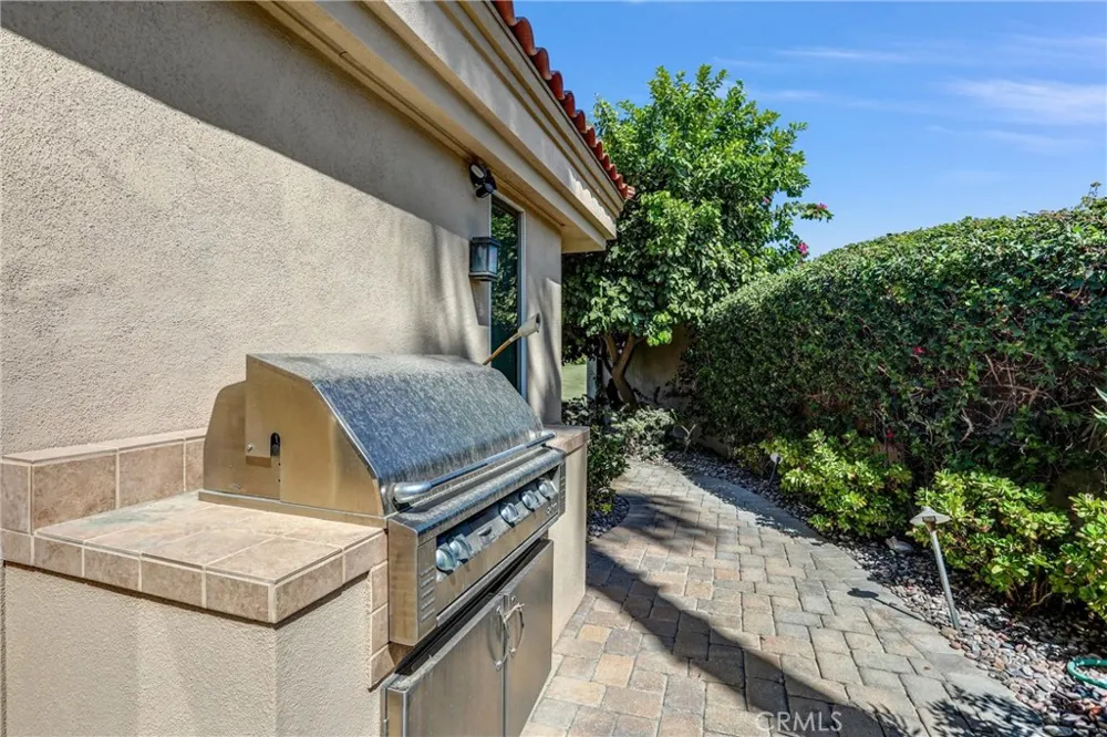 333 White Horse Trail Palm Desert, CA 92211
