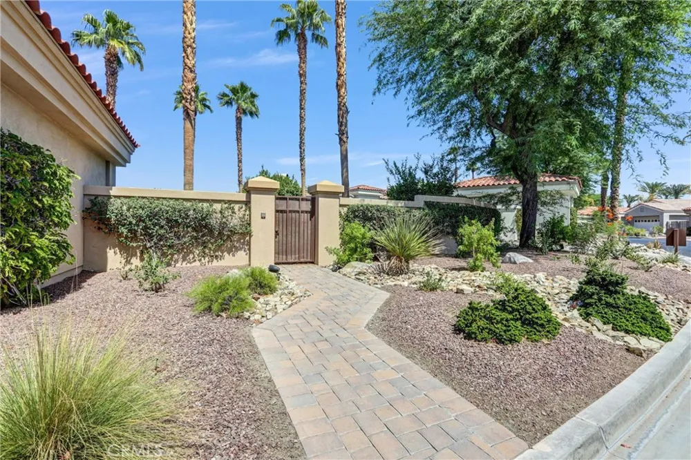 333 White Horse Trail Palm Desert, CA 92211
