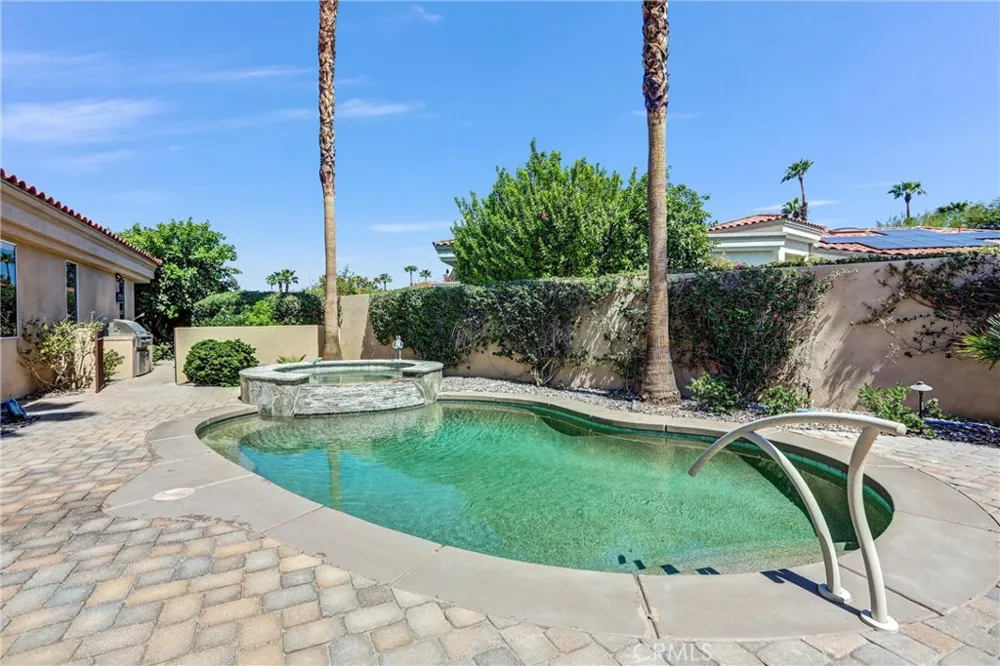 333 White Horse Trail Palm Desert, CA 92211