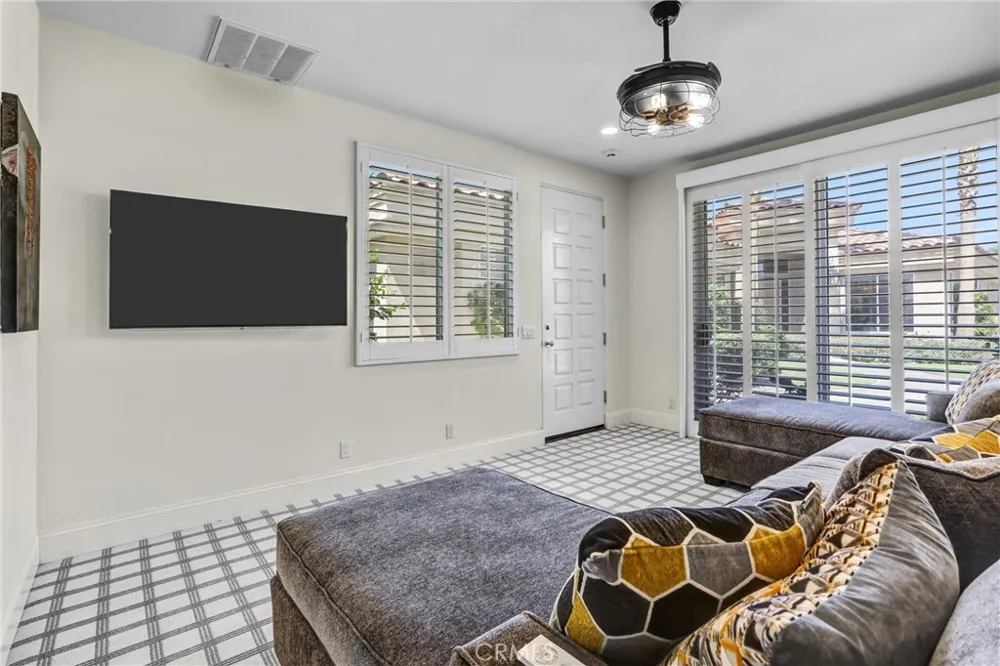 333 White Horse Trail Palm Desert, CA 92211