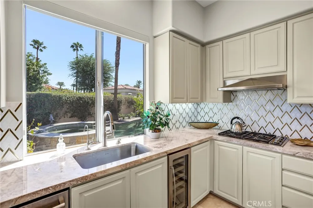 333 White Horse Trail Palm Desert, CA 92211