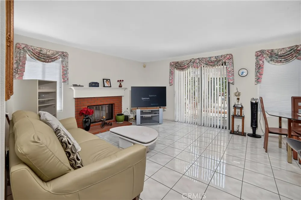 19061 Gold Walnut, CA 91789