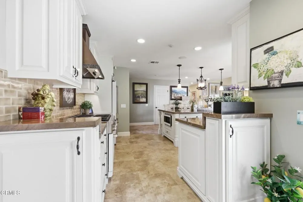 1085 Paquita Street Camarillo, CA 93012