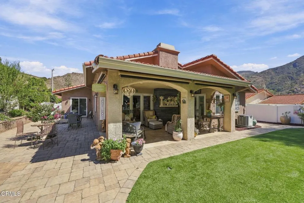 1085 Paquita Street Camarillo, CA 93012