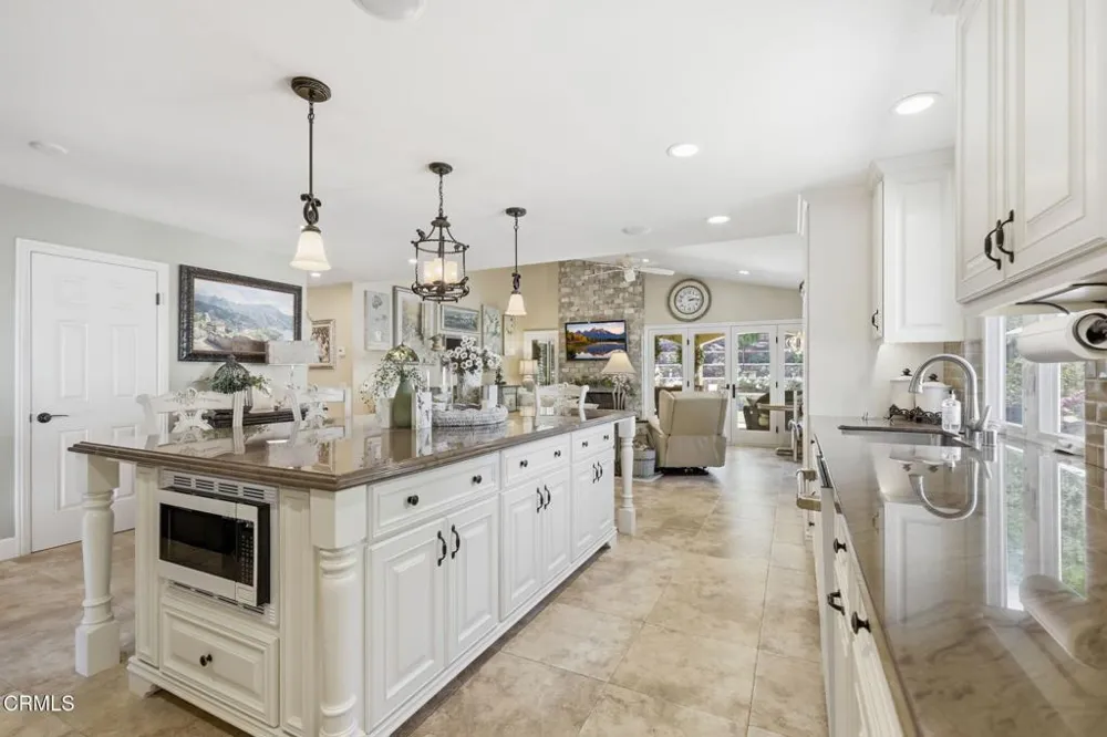 1085 Paquita Street Camarillo, CA 93012