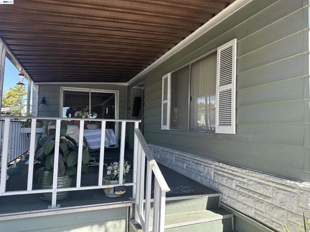 965 New England Village Dr. Hayward, CA 94544