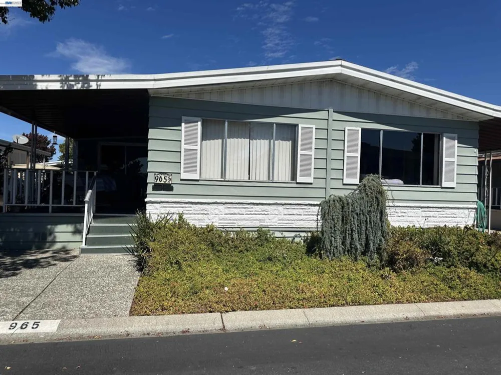 965 New England Village Dr. Hayward, CA 94544