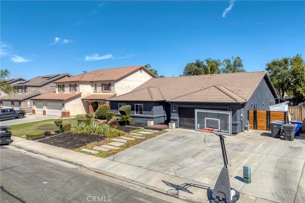 12206 Mezzadro Avenue Bakersfield, CA 93312
