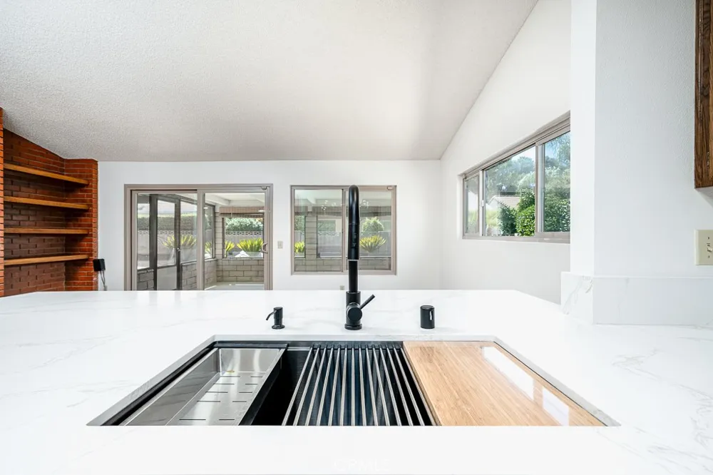 1329 Hickory Drive Hemet, CA 92545