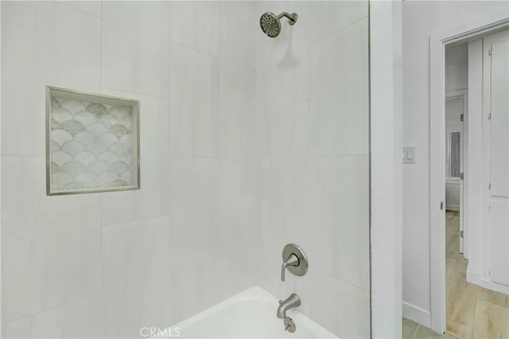20919 Costanso Street Woodland Hills, CA 91364