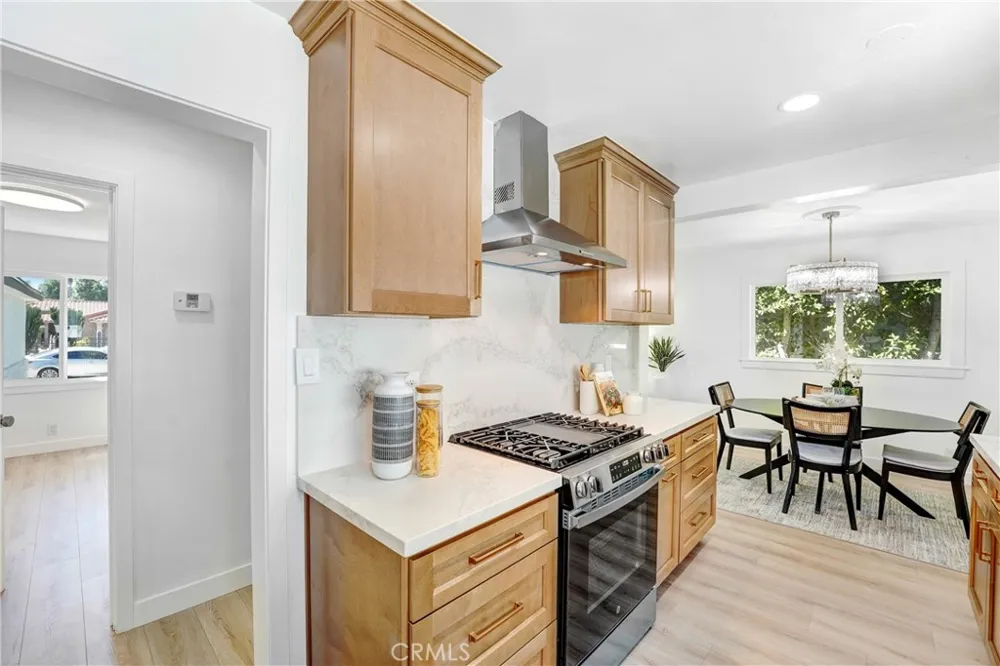 20919 Costanso Street Woodland Hills, CA 91364