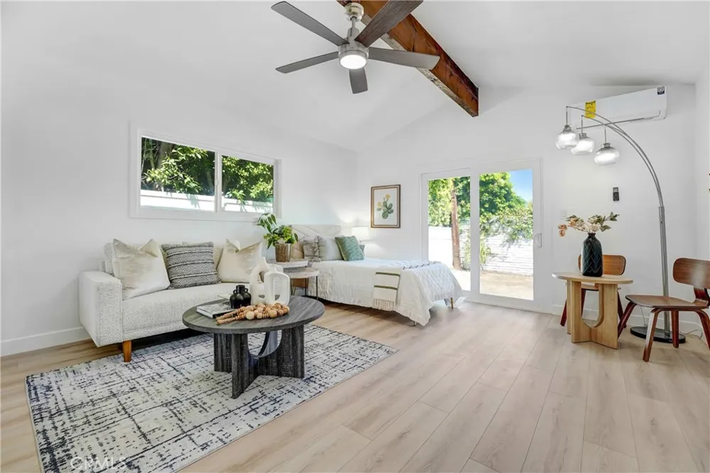 20919 Costanso Street Woodland Hills, CA 91364
