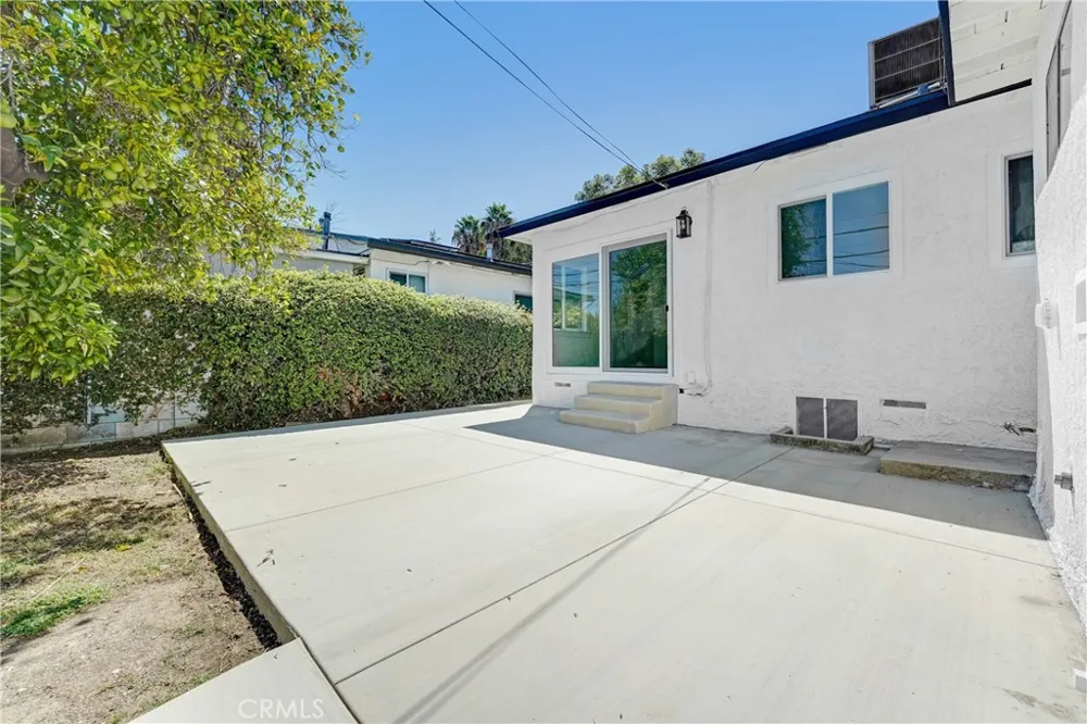 20919 Costanso Street Woodland Hills, CA 91364