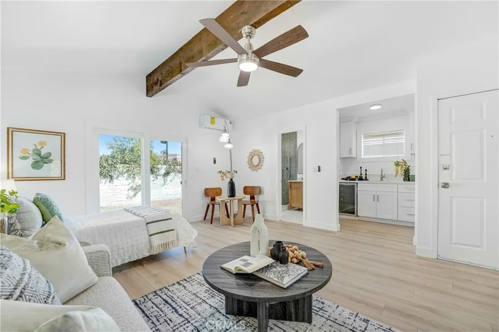20919 Costanso Street Woodland Hills, CA 91364