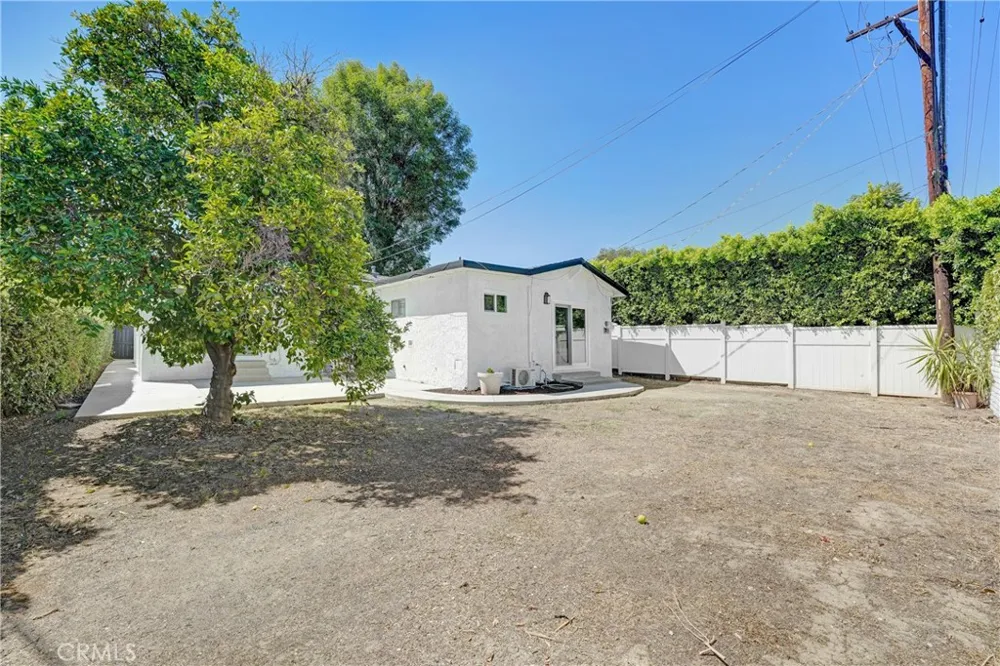 20919 Costanso Street Woodland Hills, CA 91364