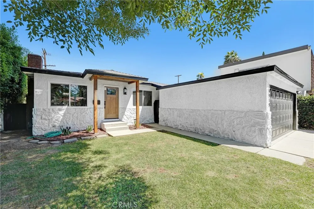 20919 Costanso Street Woodland Hills, CA 91364