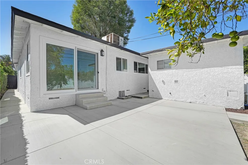 20919 Costanso Street Woodland Hills, CA 91364